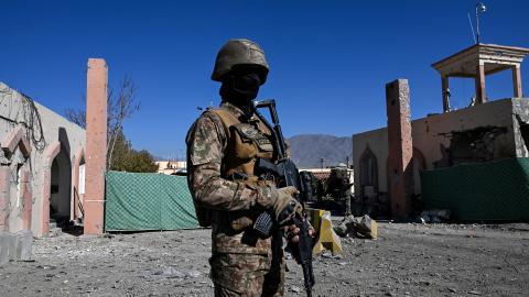 A Pakistani soldier stands guard on November 13, 2025. (Getty Images) 