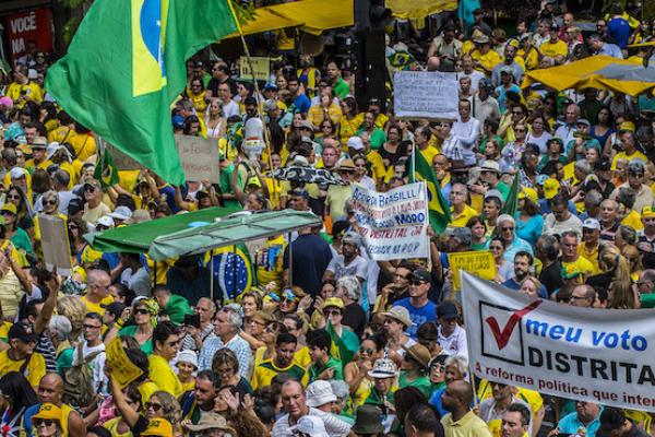 Demonstrators march in Sao Paulo, Brazil, on March 26, 2017 during a nationwide protest against political corruption. (Cris Faga/NurPhoto via Getty Images)