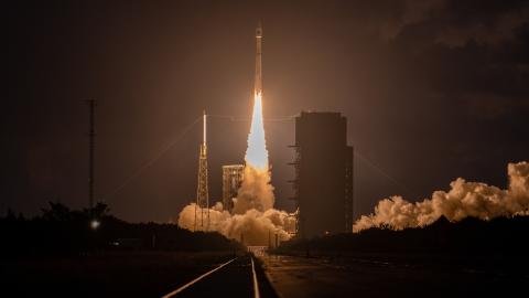 A United Launch Alliance Atlas V rocket launches from Cape Canaveral Space Force Station, Fla., Aug. 4, 2022. The rocket carried the sixth Space Based Infrared System Geosynchronous Earth Orbit satellite and is a missile detection and early warning satellite for the U.S. Space Force’s Space Systems Command. (U.S. Space Force photo by Senior Airman Dakota Raub)