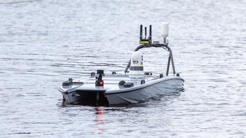 A MARTAC MANTAS T12 uncrewed surface vessel during a speed and handling demonstration during Exercise Autonomous Warrior 2022 in the waters of Jervis Bay Territory. (Australian Government Department of Defence)