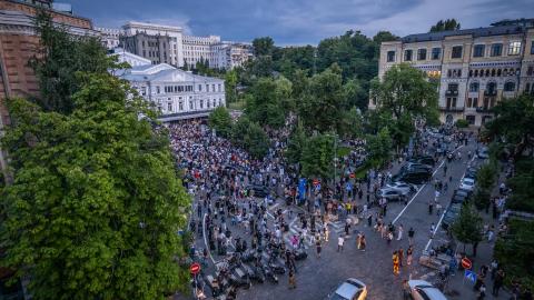 A general view of protesters during a rally against a law that would restrict the independence of anti‑corruption institutions on July 22, 2025, in Kyiv, Ukraine. (Dan Bashakov via Getty Images)
